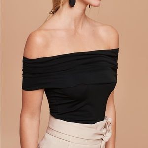 Wilfred Off Shoulder Top